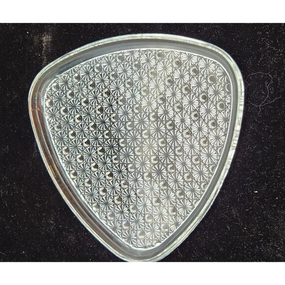 Vintage Indiana Glass Daisy & Button Snack Set 12 Plates 12 Cups - Picture 5 of 7